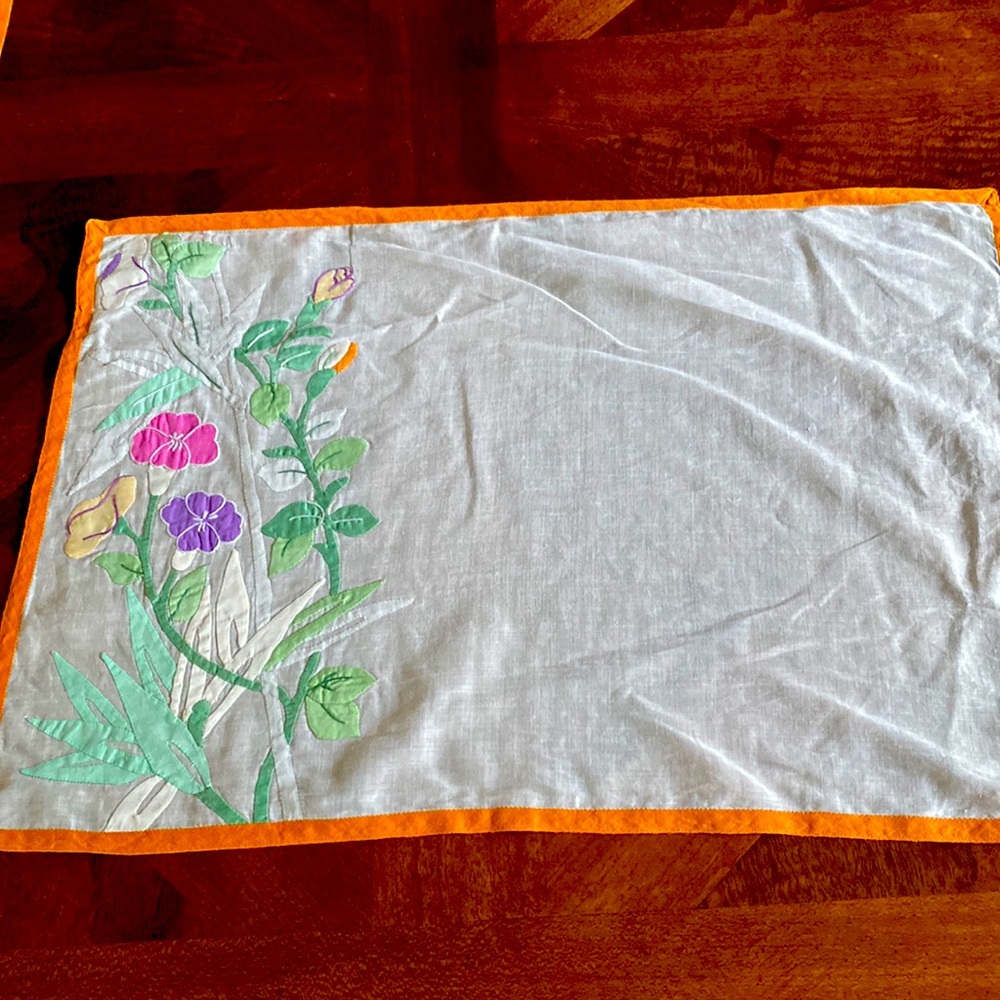 Place mats. Pair
